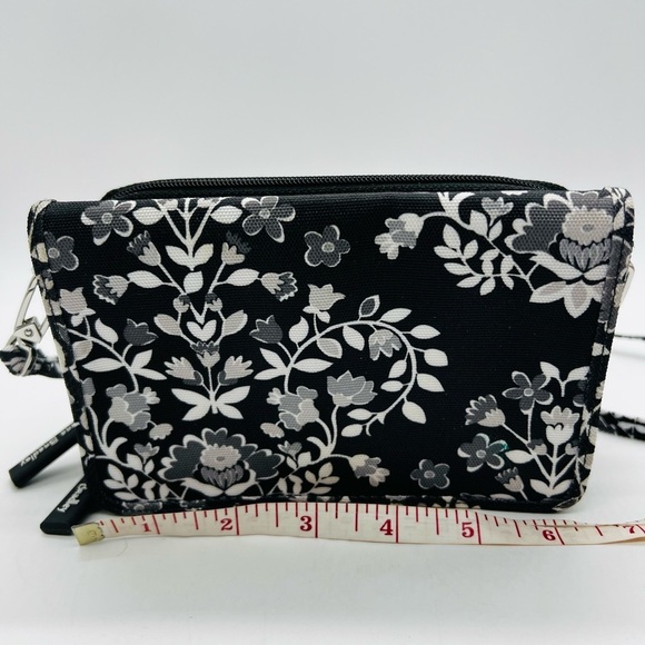 Vera Bradley Floral Black and White Women's Crossbody or wristlet Bag NWOT - Picture 7 of 16